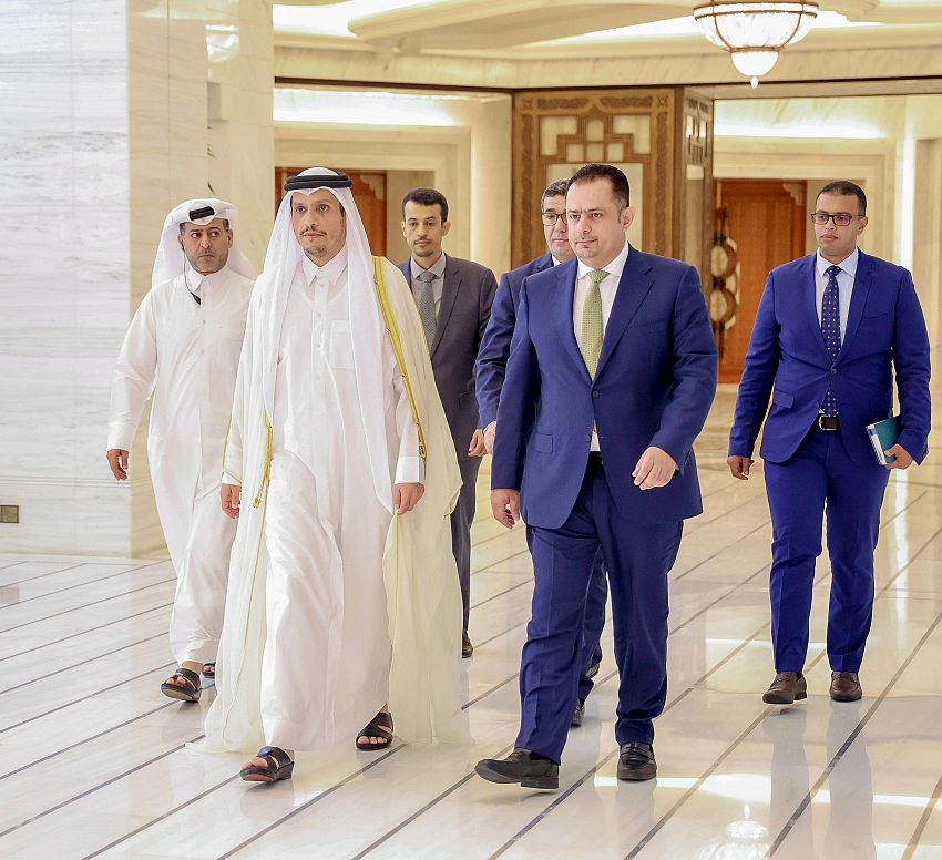 رئيس الوزراء القطري يستقبل في الدوحة رئيس مجلس الوزراء الدكتور معين عبدالملك